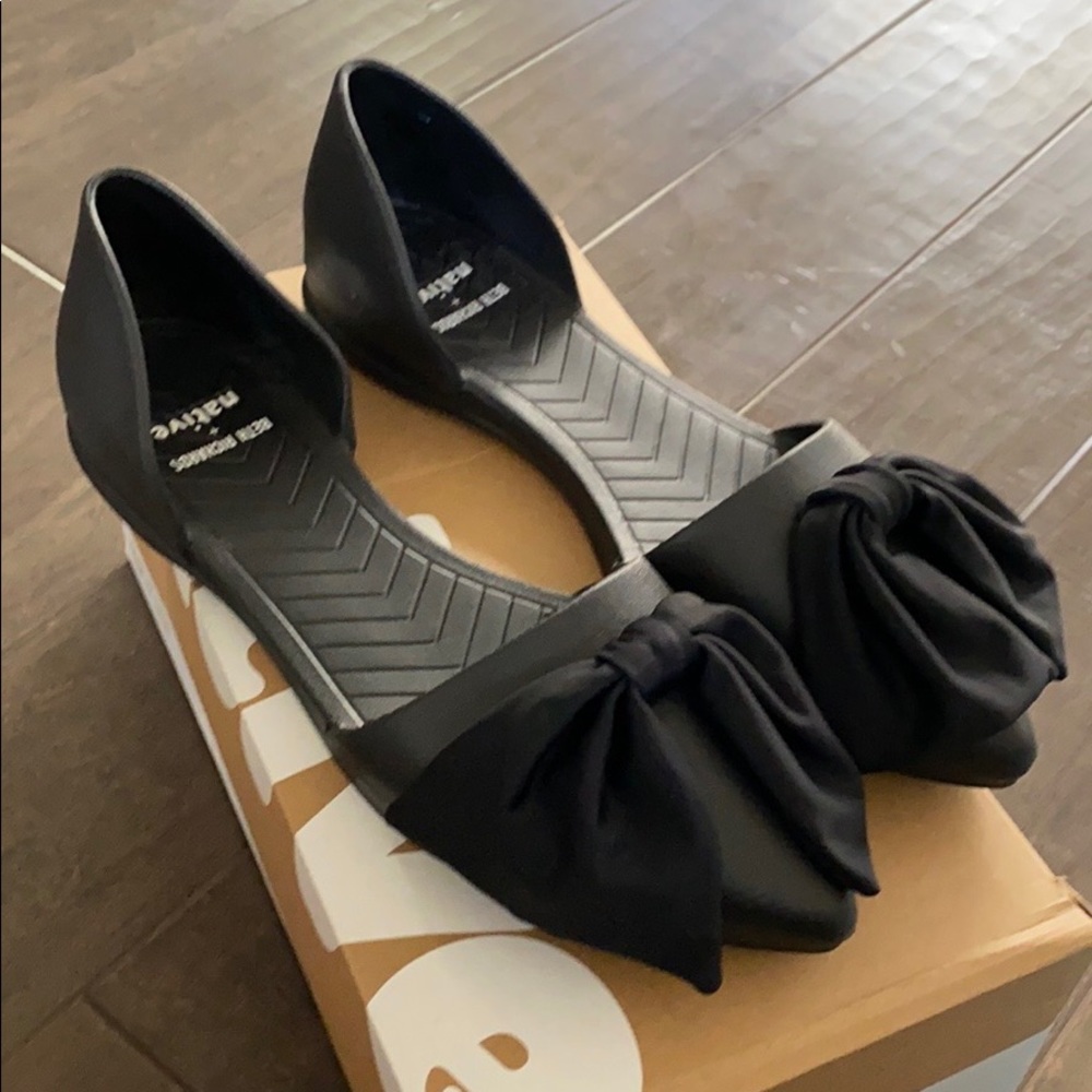 Native Audrey Bow Flats